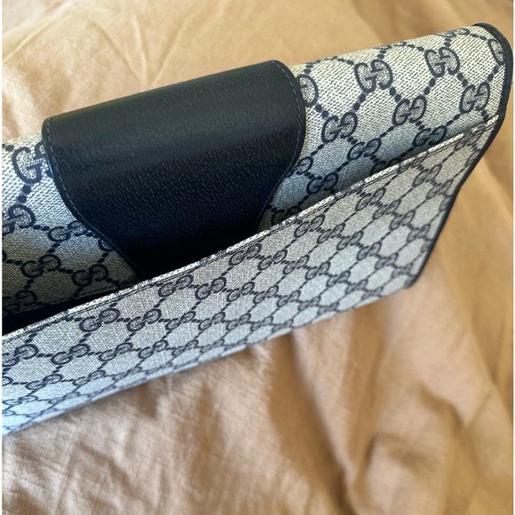 Auth GUCCI Signature Navy Blues Coated Canvas & Leather Clutch Bag w/ Pockets - Picture 4 of 12